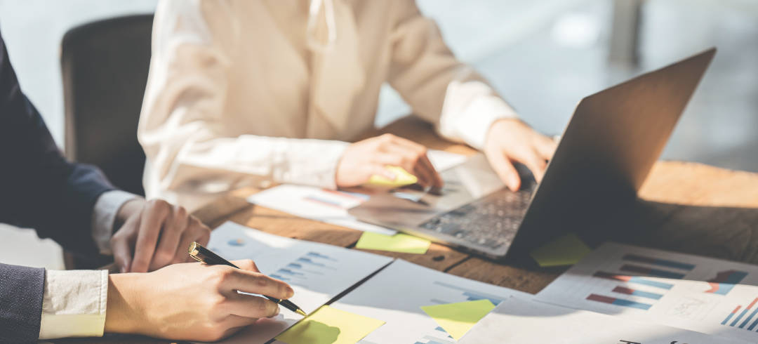 Asesorías en diseño e implementación de sistemas de gestión del riesgo como: SAGRILAFT, SARLAFT 4.0, SIPLAFT, SIPLA, Régimen de Medidas Mínimas y PTEE